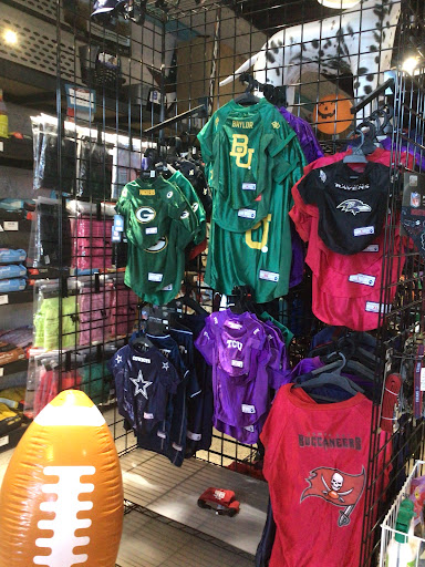 Pet Store «The Upper Paw», reviews and photos, 2809 Commerce St, Dallas, TX 75226, USA