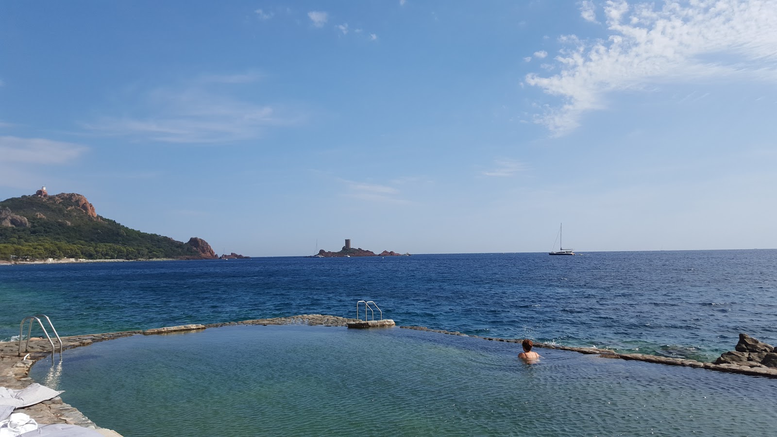 Plage Les Roches Rouges - Cote d'Azur photo #9