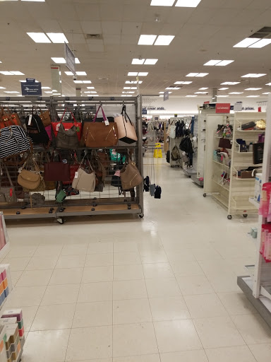 Department Store «Marshalls», reviews and photos, 2650 Sunrise Hwy, East Islip, NY 11730, USA