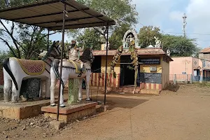 மதுரை வீரன் கோவில் image