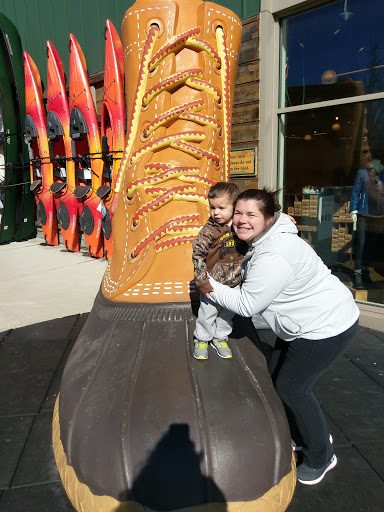 Clothing Store «L.L. Bean», reviews and photos, 340 Legacy Pl, Dedham, MA 02026, USA