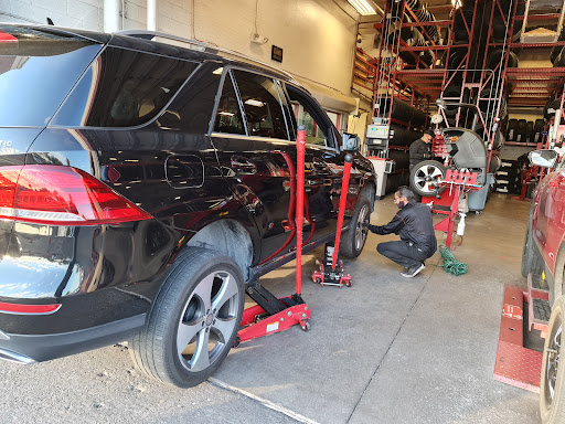 Tire Shop «Discount Tire Store», reviews and photos, 2422 E Bell Rd, Phoenix, AZ 85032, USA