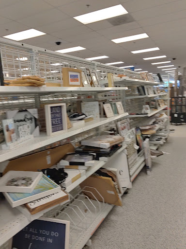 Clothing Store «Ross Dress for Less», reviews and photos, 926 Airport Center Rd, Allentown, PA 18109, USA