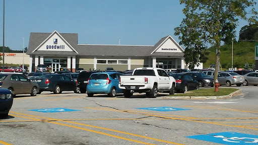 Donations Center «Goodwill Store and Donation Center», reviews and photos