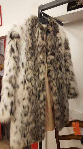 Thrift Store «The Salvation Army Family Store & Donation Center», reviews and photos, 2151 W Devon Ave, Chicago, IL 60659, USA