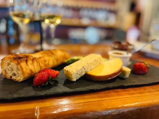 Bistro «The Wine Bistro», reviews and photos, 1750 W Lane Ave, Upper Arlington, OH 43221, USA