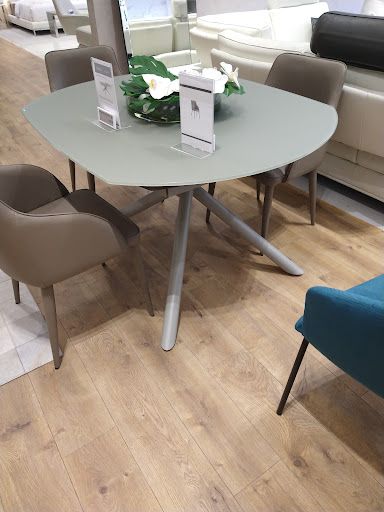 Furniture Store «Modern Furniture Store Fort Lauderdale Modani», reviews and photos, 3661 N Federal Hwy, Fort Lauderdale, FL 33308, USA