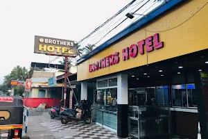 Brothers restaurant (ബ്രതെഴ്സ് റെസ്റ്റോറന്റ് ) image