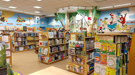 Book Store «Barnes & Noble Booksellers Maple Grove», reviews and photos, 8040 Wedgewood Ln N, Maple Grove, MN 55369, USA