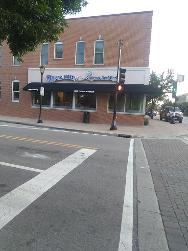 Sandwich Shop «The Picnic Basket», reviews and photos, 501 N Milwaukee Ave, Libertyville, IL 60048, USA