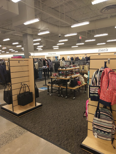 Department Store «Nordstrom Rack West Farm Shopping Center», reviews and photos, 1600 SE Rd, Farmington, CT 06032, USA