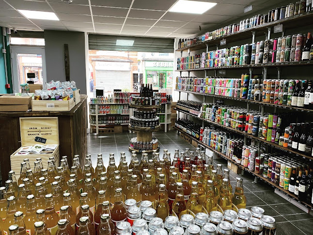 Reviews of Sutherland's Wee Bottle Shop in Hull - Liquor store