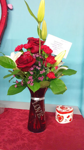 Florist «Metro Florist & Gifts», reviews and photos, 216 W 6th St, Ferris, TX 75125, USA