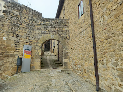 Portal de Uncastillo C. Larraldia, 13, 50680 Sos del Rey Católico, Zaragoza, España