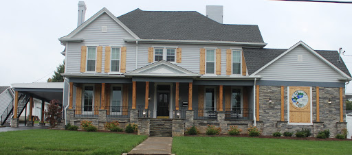 Funeral Home «Booker-Gilbert Funeral Home», reviews and photos, 325 W Cedar St, Franklin, KY 42134, USA