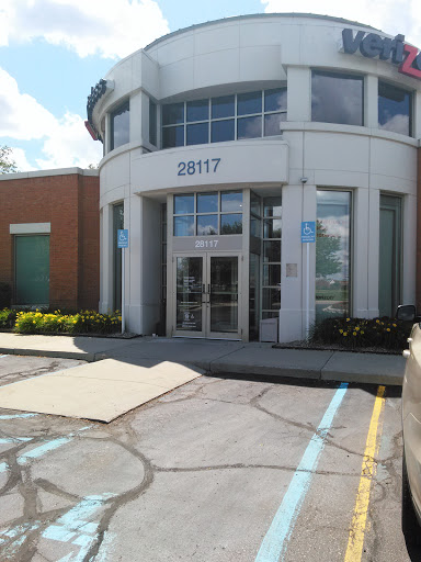 Cell Phone Store «Verizon», reviews and photos, 28117 Telegraph Rd, Southfield, MI 48034, USA