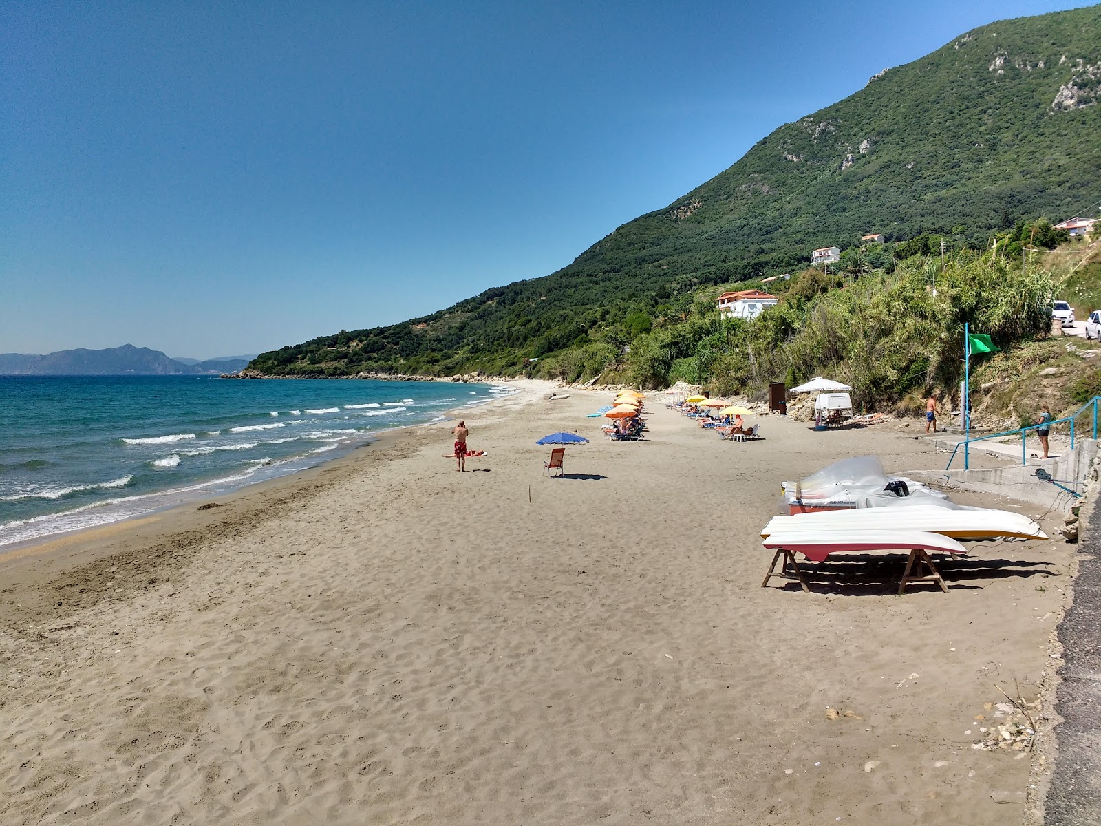 Foto von Paralia Paramona - beliebter Ort unter Entspannungskennern