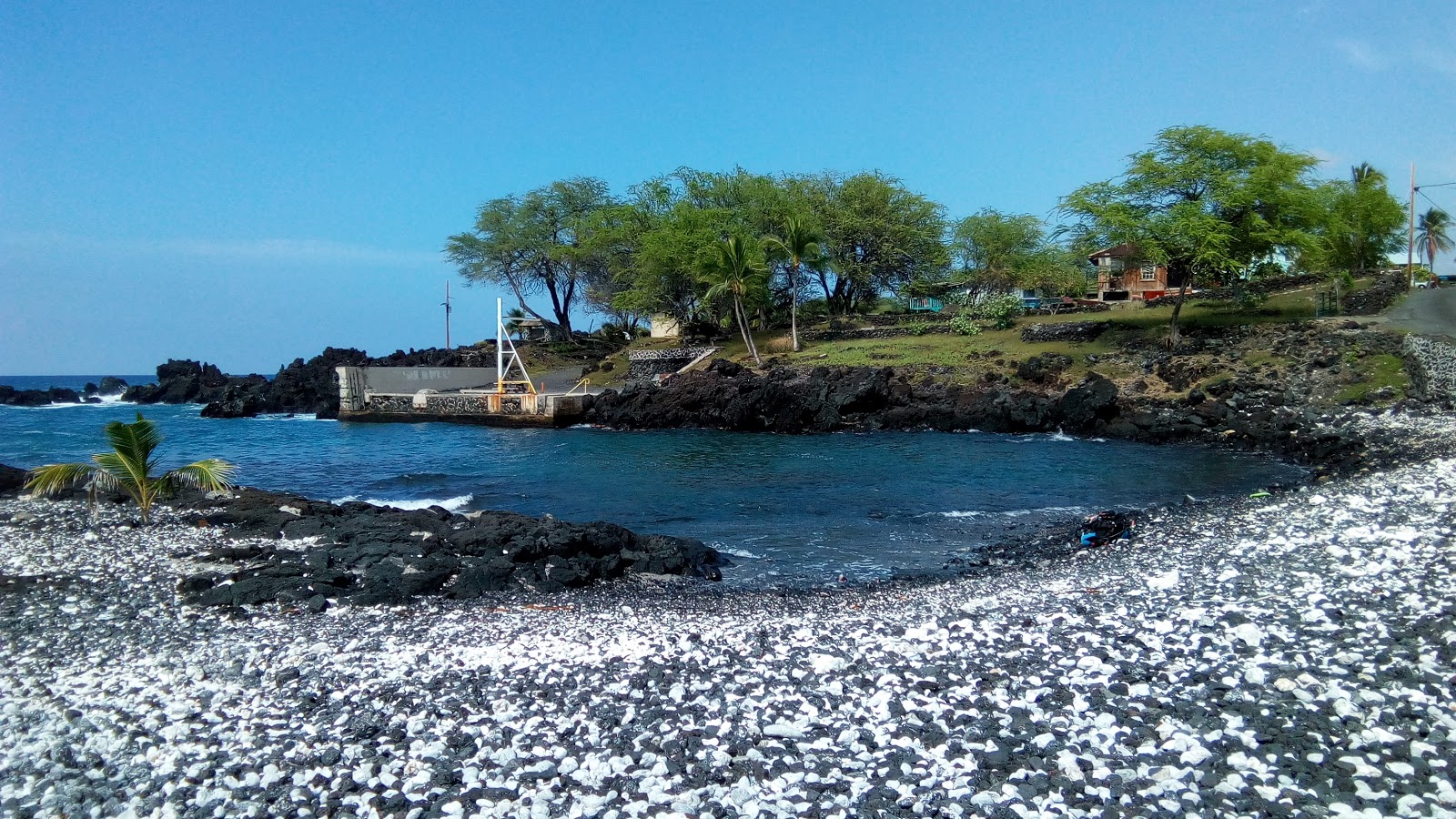 Fotografie cu Miloli'i Beach zonă sălbatică