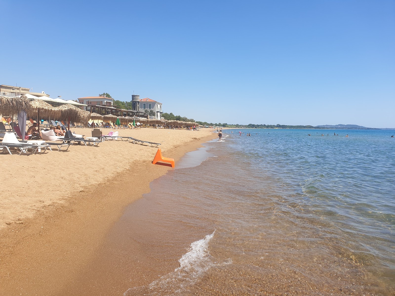 Foto von Amaliadas beach mit beiger sand Oberfläche
