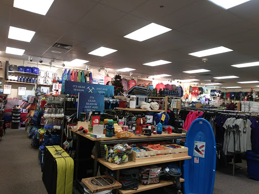 Outdoor Sports Store «Eastern Mountain Sports», reviews and photos, 1513 Iyannough Rd, Hyannis, MA 02601, USA