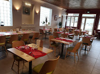 Atmosphère du Restaurant français Le bouchon de la 7 à Saint-Martin-d'Estréaux - n°5
