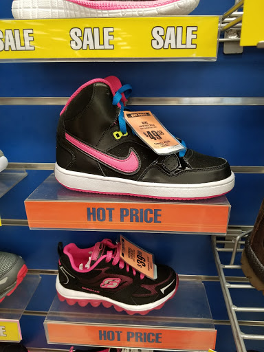 Sporting Goods Store «Big 5 Sporting Goods - Grants Pass», reviews and photos, 310 NE Agness Ave, Grants Pass, OR 97526, USA