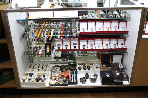 Pawn Shop «Arlington Jewelry & Loan», reviews and photos, 901 W Rand Rd, Arlington Heights, IL 60004, USA