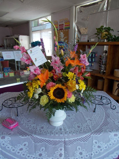 Florist «Heavenly Cakes and Flowers», reviews and photos, 806 N Loop 336 W, Conroe, TX 77301, USA