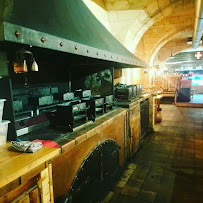 Atmosphère du Restaurant servant de la raclette La Meule Du Berger à Bordeaux - n°10