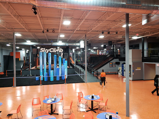 Amusement Center «Sky Zone Trampoline Park», reviews and photos, 13310 Industrial Park Blvd #160, Plymouth, MN 55441, USA