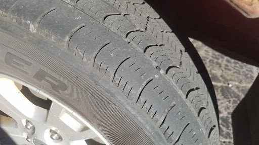 Tire Shop «Discount Tire Store - Livonia, MI», reviews and photos, 18975 Middlebelt Rd, Livonia, MI 48152, USA