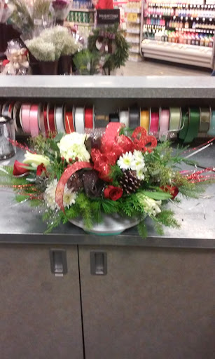 Grocery Store «Safeway», reviews and photos, 2836 Pacific Ave, Forest Grove, OR 97116, USA