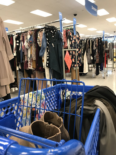 Clothing Store «Ross Dress for Less», reviews and photos, 3701 Truxel Rd, Sacramento, CA 95834, USA