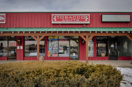 Tobacco Shop «Tobacco & Gift», reviews and photos, 1556 E Main St, St Charles, IL 60174, USA