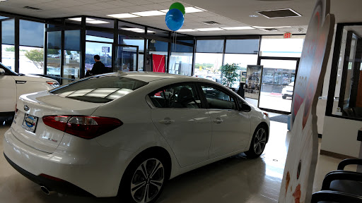Car Dealer «Huffines Kia Corinth», reviews and photos, 5150 S Interstate 35 E, Denton, TX 76210, USA