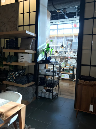 Furniture Store «west elm», reviews and photos, 5602 Bay St, Emeryville, CA 94608, USA