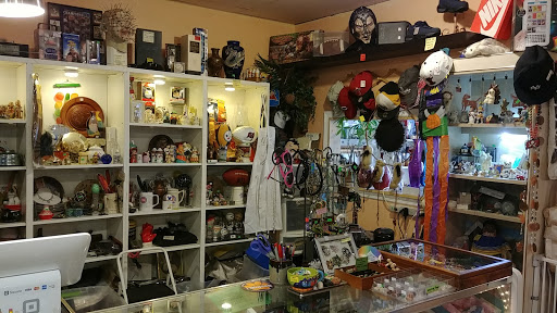 Thrift Store «Thrifty Nickel Tampa Thrift Store Re-Sale», reviews and photos, 7706 W Hillsborough Ave, Tampa, FL 33615, USA