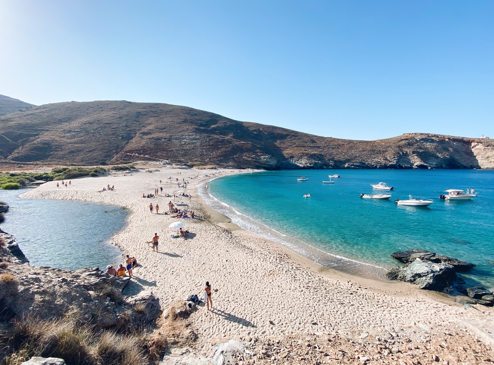 Fotografie cu Achla beach zonele de facilități