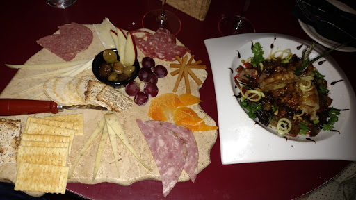 Restaurant «Clusters & Hops», reviews and photos, 707 N Monroe St, Tallahassee, FL 32303, USA