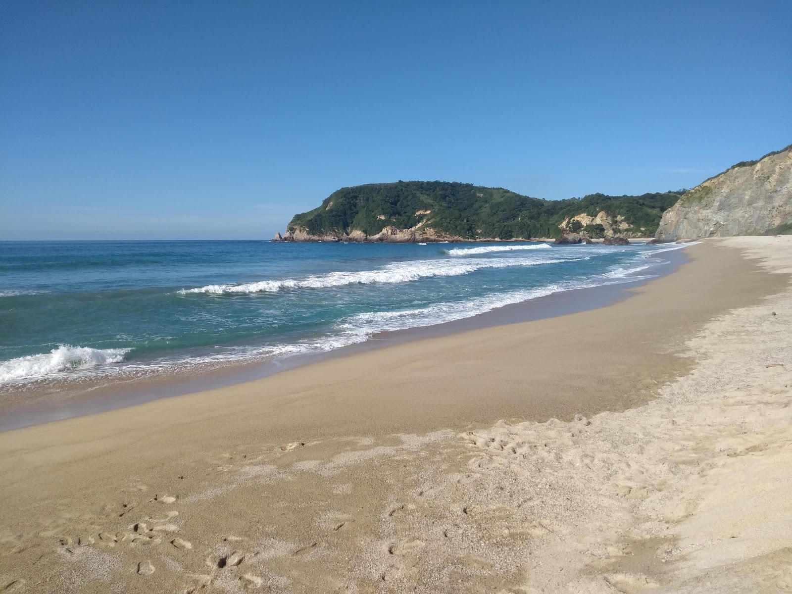 Photo de Playa Arenas Blancas avec un niveau de propreté de partiellement propre