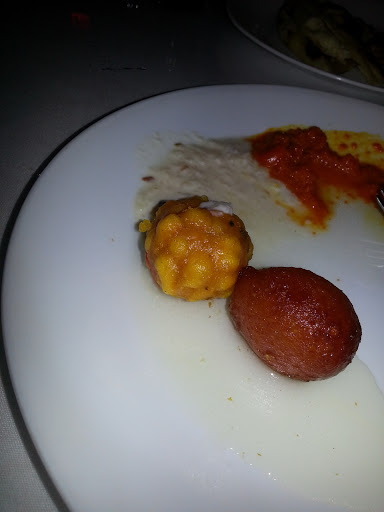 Indian Restaurant «Maharaja», reviews and photos, 1550 N Farwell Ave, Milwaukee, WI 53202, USA