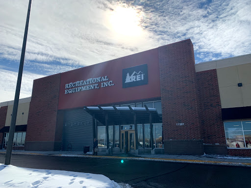Camping Store «REI», reviews and photos, 11581 Fountains Dr, Maple Grove, MN 55369, USA