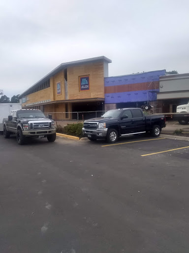 Shopping Mall «Sibley Plaza», reviews and photos, 2401 7th St W, St Paul, MN 55116, USA