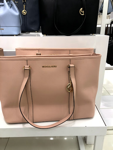 Fashion Accessories Store «Michael Kors», reviews and photos, 20-A Killingworth Turnpike #430, Clinton, CT 06413, USA