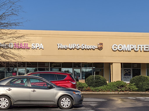 Shipping and Mailing Service «The UPS Store», reviews and photos, 30 Westgate Pkwy, Asheville, NC 28806, USA