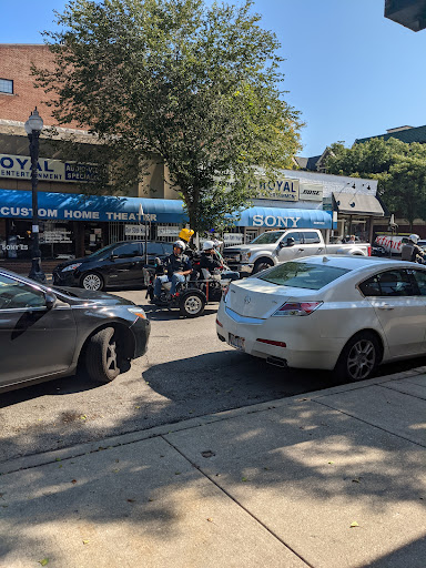 Electronics Store «Royal Home Entertainment», reviews and photos, 2923 N Broadway St, Chicago, IL 60657, USA