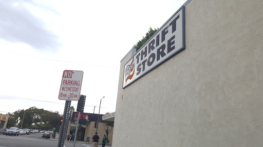 Thrift Store «American Way Thrift Store», reviews and photos, 3226 W Magnolia Blvd, Burbank, CA 91505, USA