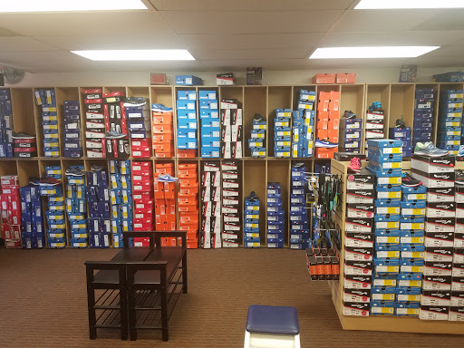 Shoe Store «Hansons Running Shop», reviews and photos, 3407 S Rochester Rd, Royal Oak, MI 48073, USA