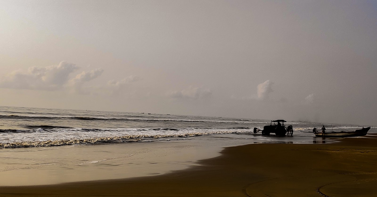 Foto de Vilundamavadi Beach com reto e longo
