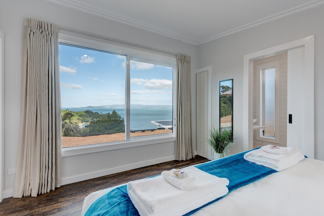 Reviews of Woodside Bay Chalet - Waiheke in Auckland - Hotel